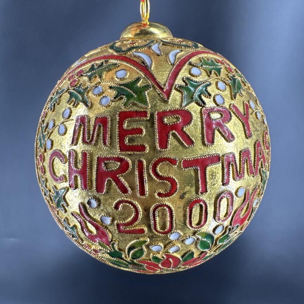Cloisonne MERRY CHRISTMAS 2000 Tree Ornament Ball Gold Spell Out Floral Holly